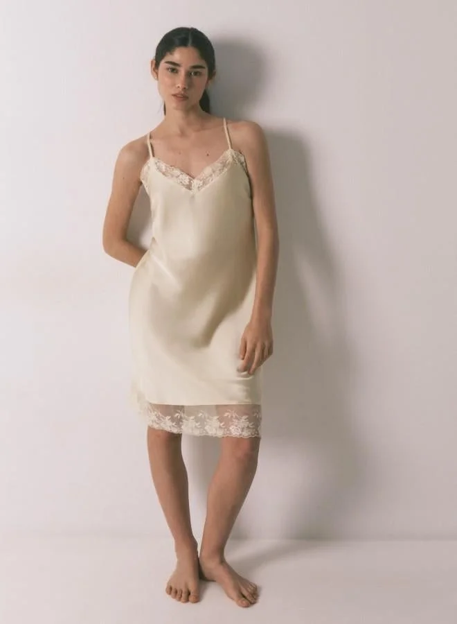 women'secret Yellow satin and lace short nightgown